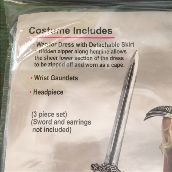 NWT Glorious Gladiator Costume. Can be worn 2 ways. Size Large - Picture 10 of 10